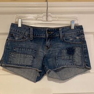 GUESS Low Rise Jean Shorts Size 28